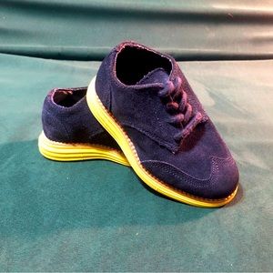 Cole Haan Blue Suede Wingtip Oxfords Boys size 7C